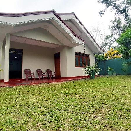 Mutu Villa Dikwella Luaran gambar
